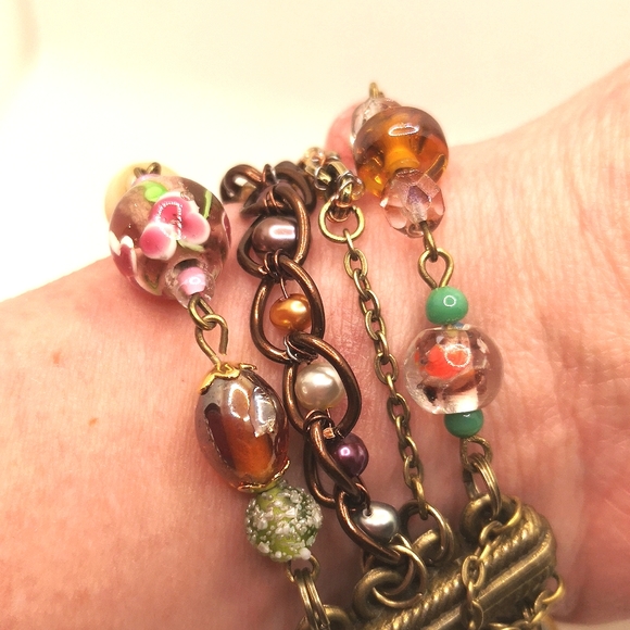 Handmade glass and pearl bracelet - Picture 3 of 10